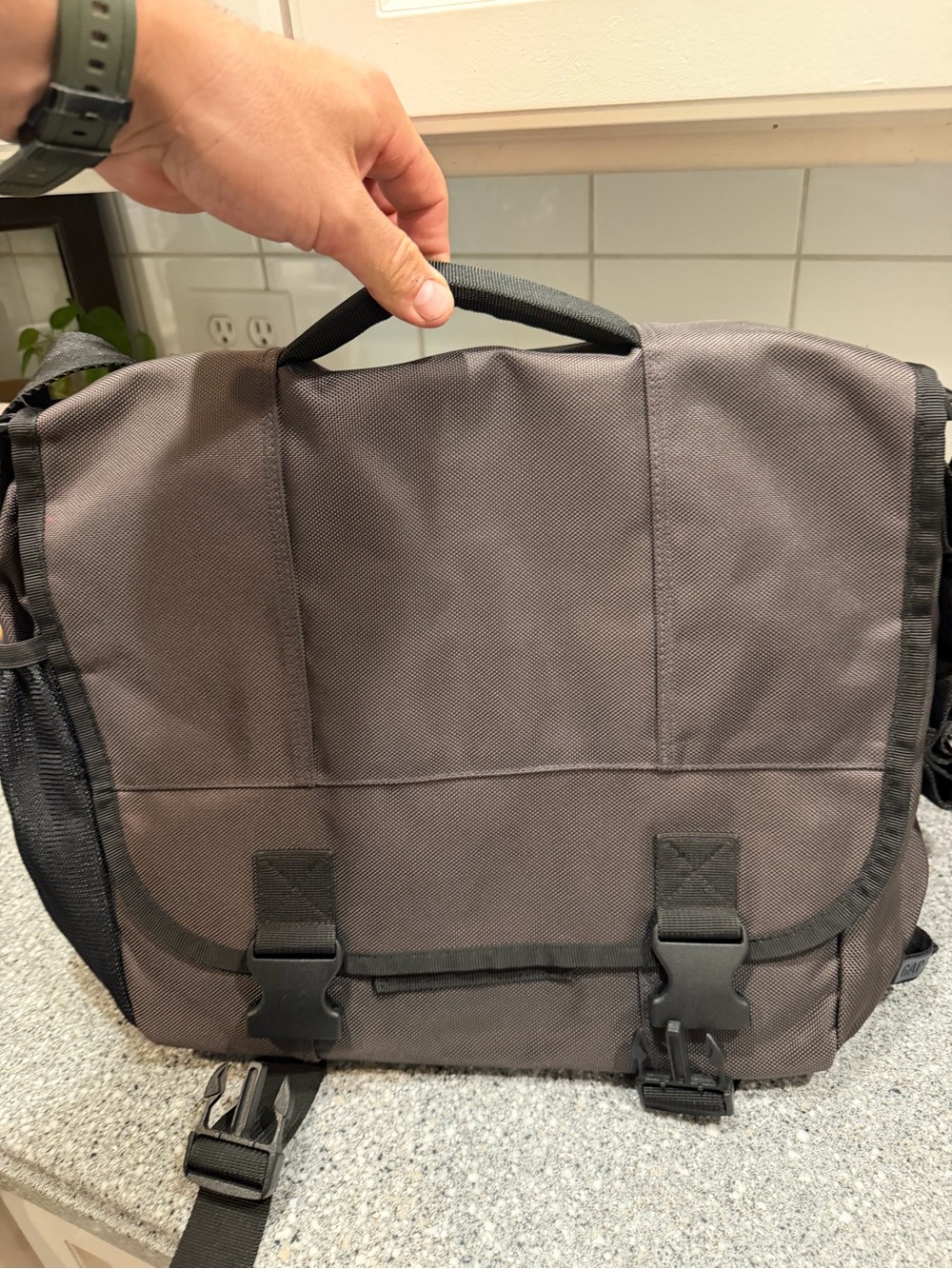 Gap Men's Gray Messenger Bag - Durable Everyday Carry Unused